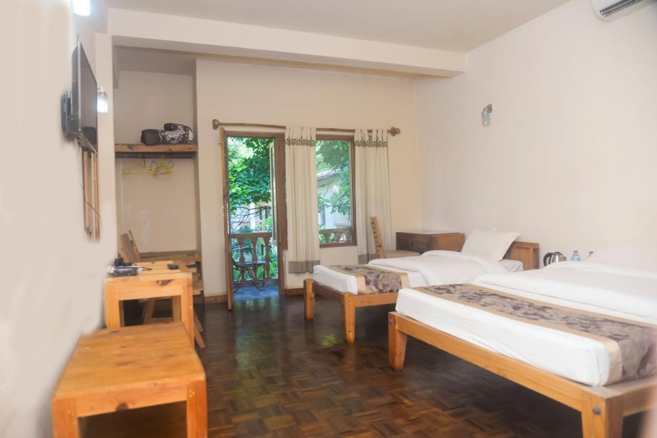 Chitwan Paradise Hotel Sauraha Kültér fotó