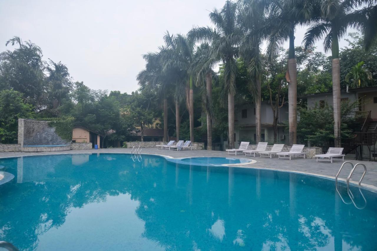 Chitwan Paradise Hotel Sauraha Kültér fotó
