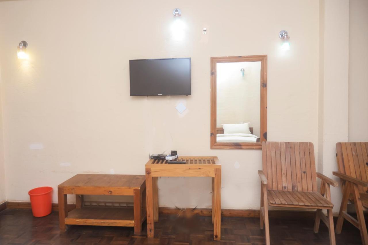 Chitwan Paradise Hotel Sauraha Kültér fotó