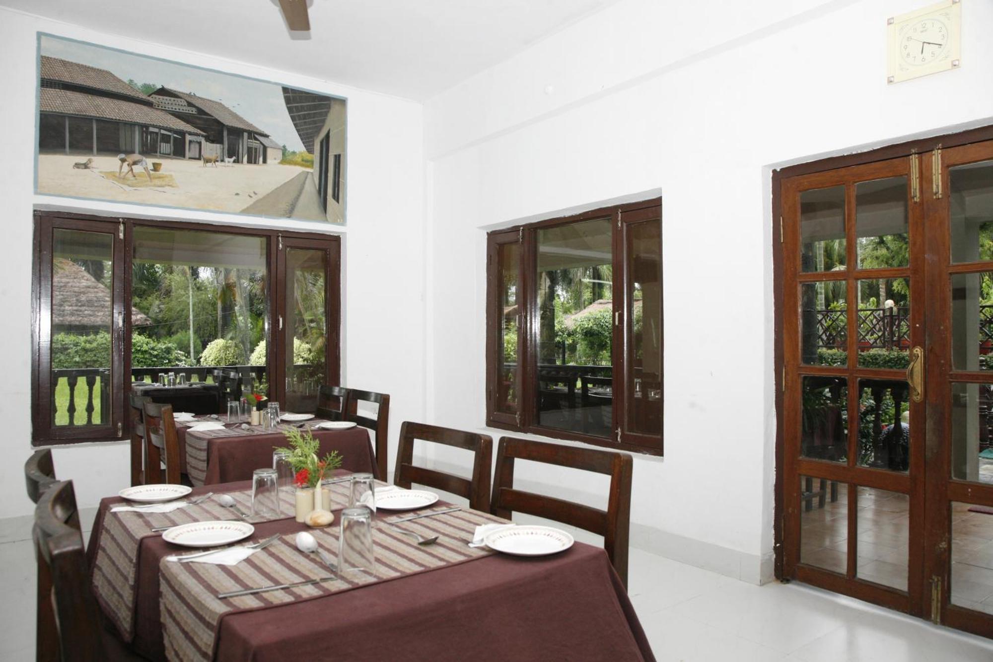 Chitwan Paradise Hotel Sauraha Kültér fotó