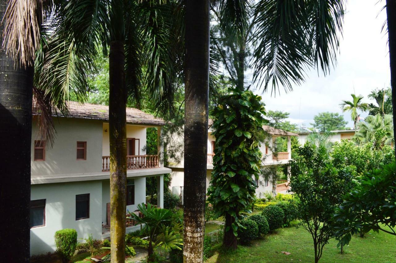 Chitwan Paradise Hotel Sauraha Kültér fotó