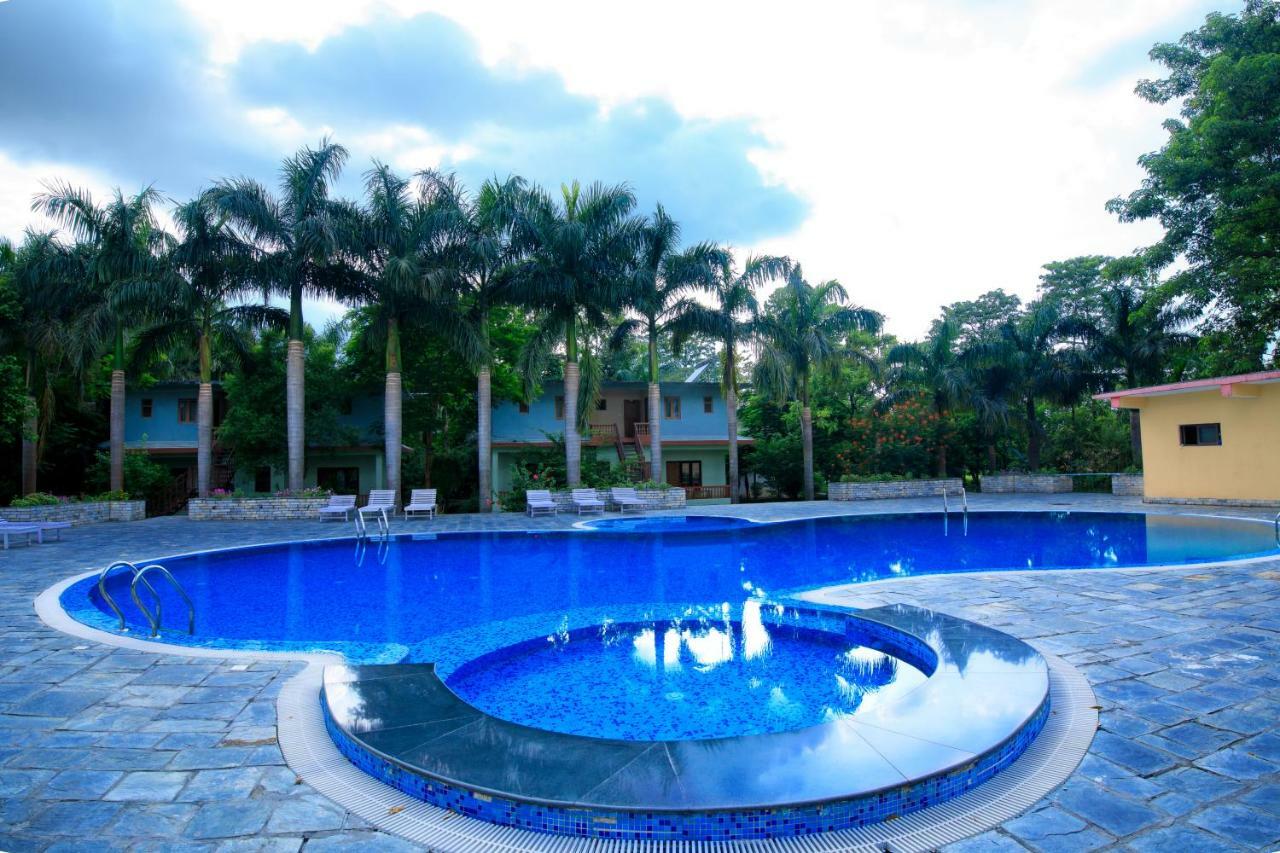 Chitwan Paradise Hotel Sauraha Kültér fotó