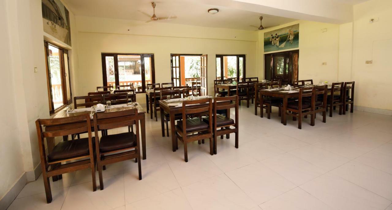 Chitwan Paradise Hotel Sauraha Kültér fotó